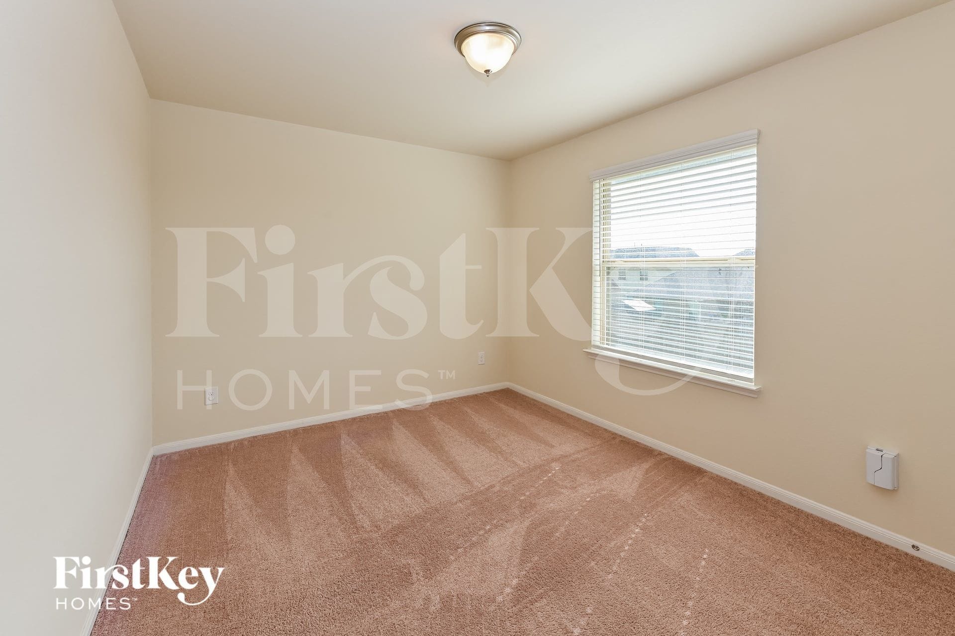Building Photo - 10502 Lake of the Ozarks Dr
