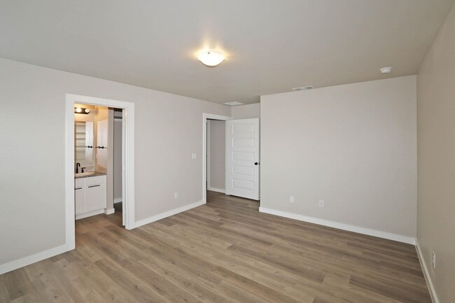 Building Photo - 5009 Stoney Fork St