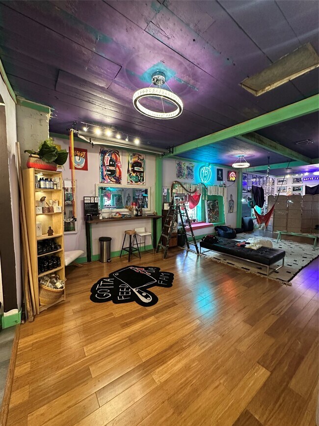 Building Photo - 304 Lockwood Dr