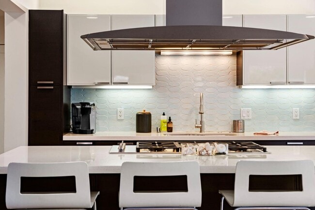 Building Photo - 796 Crespi Dr