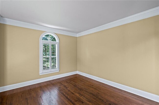 Building Photo - 710 Weybridge Pl