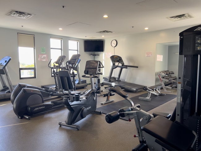 Building Photo - 1255 S State St