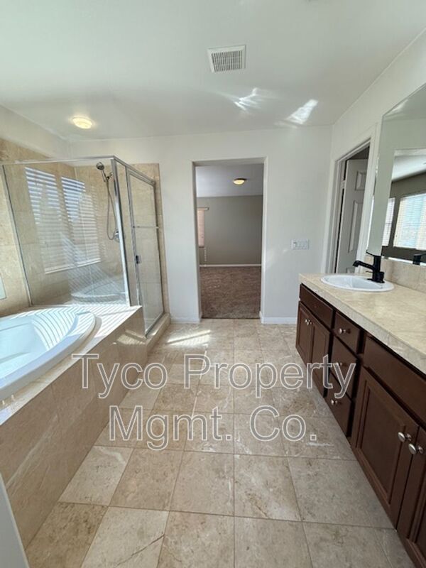 Building Photo - 5215 Sandbar Cove Way