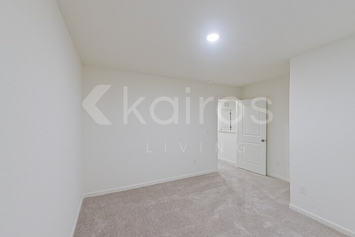 Building Photo - 7004 Peppermill Way