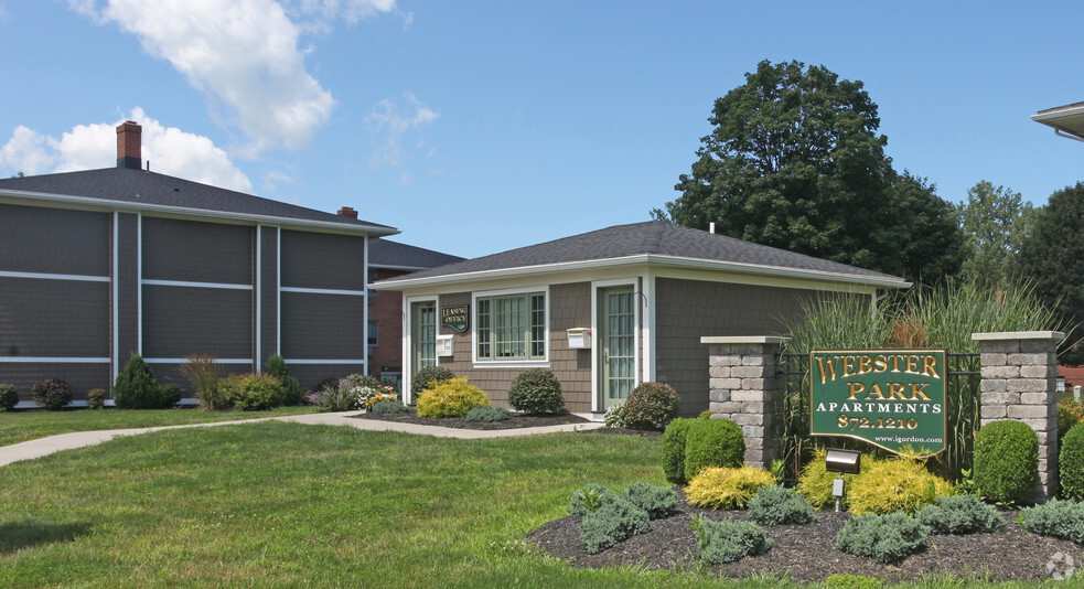 Webster Park Apartments - 110-290 Daniel Dr Webster NY 14580 ...