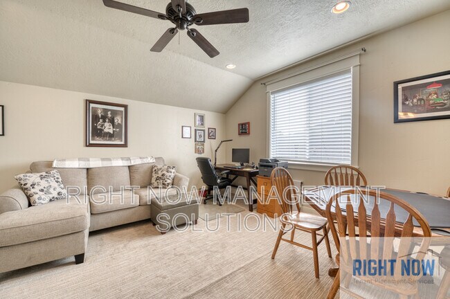 Building Photo - 4113 W Gray Fox St