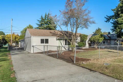 Building Photo - 911 E 52nd St