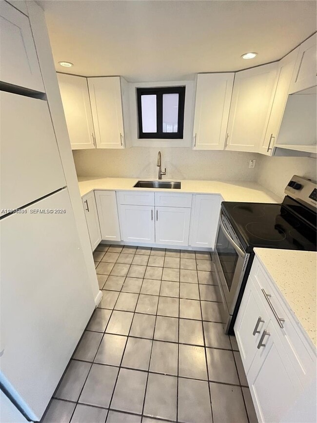 Building Photo - 5 Olive Dr