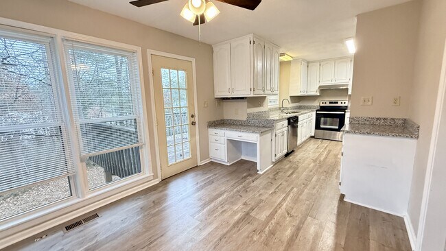 Building Photo - 12011 Bell Mountain Dr SW