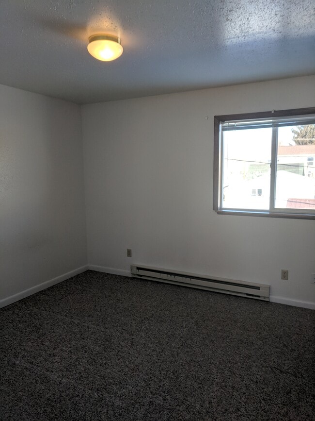 Building Photo - 137 Mapfel St