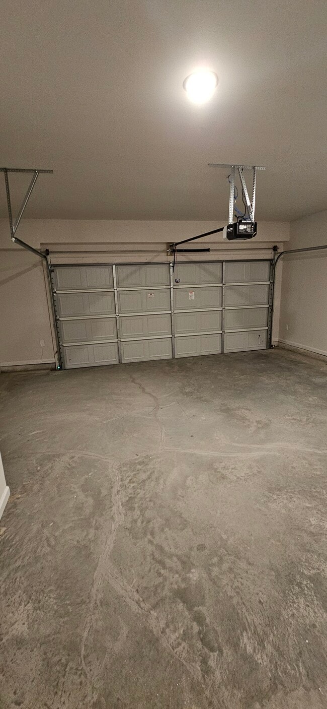 Building Photo - 1240 Ainsworth Alley