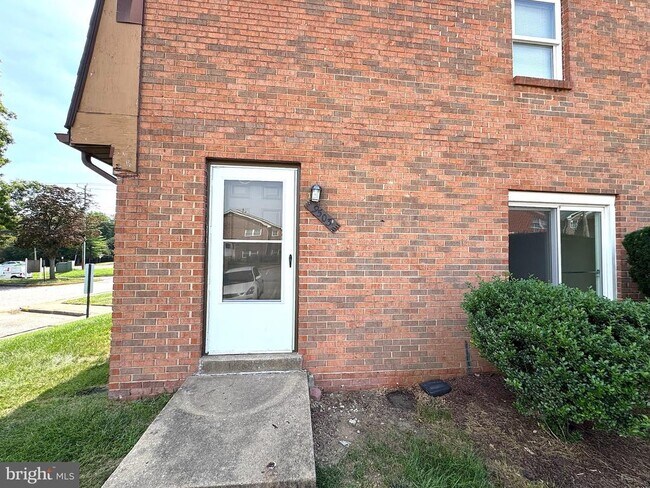 Building Photo - 9503 Hagel Cir