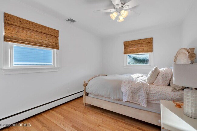 Building Photo - 723 Pitney Dr