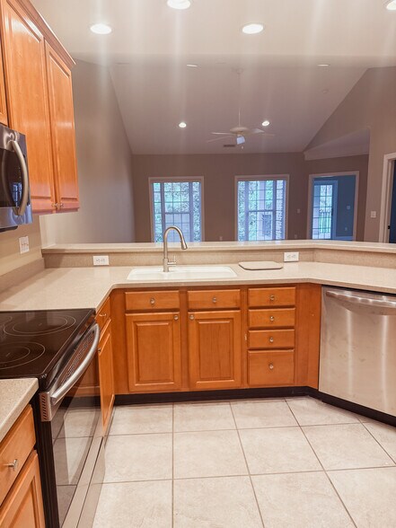Building Photo - 411 Southbridge Blvd