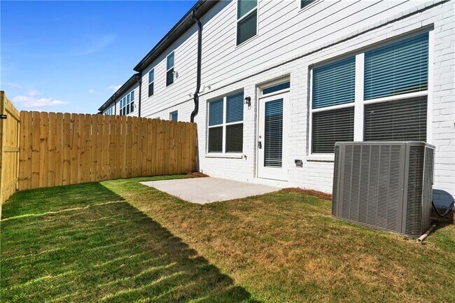 Building Photo - 64 Auburn Wds Dr