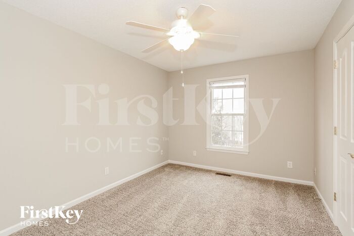 Building Photo - 15722 Glencastle St