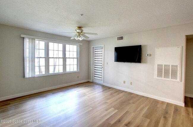 Building Photo - 7667 N Wickham Rd