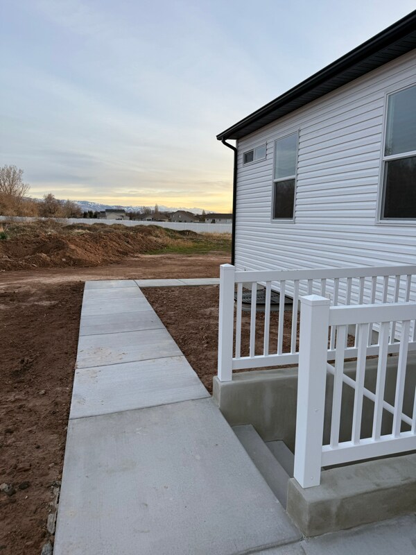 Building Photo - 184 N Rick Way