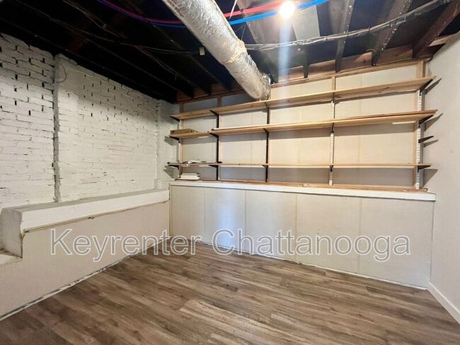 Building Photo - 1818 John Ross Rd