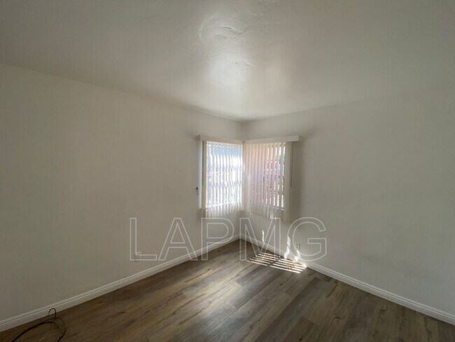 Building Photo - 4080-4084 Leimert Blvd