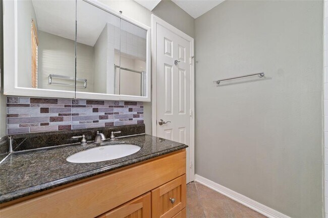 Building Photo - 4118 Donna Lynn Dr