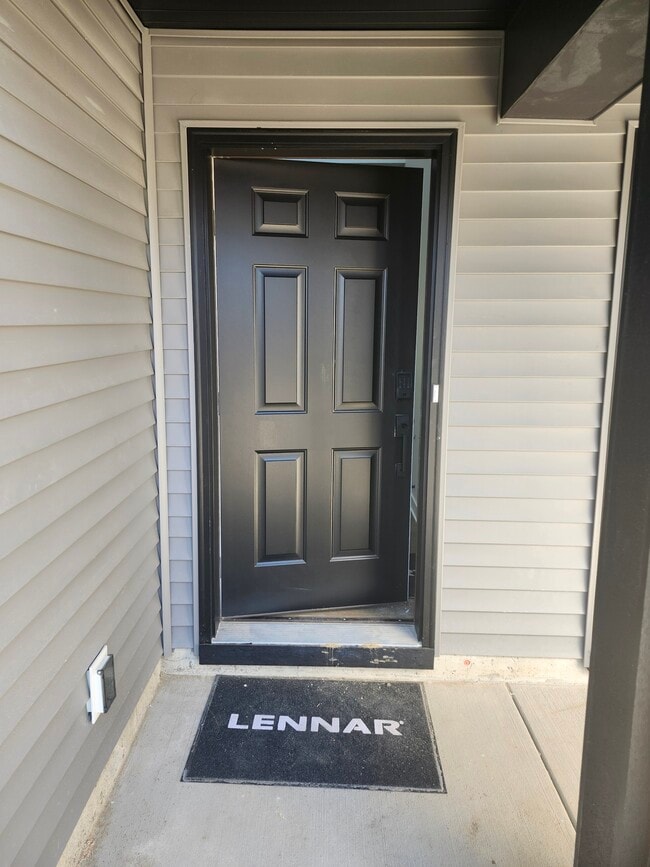 Building Photo - 10531 Harbor Ln N