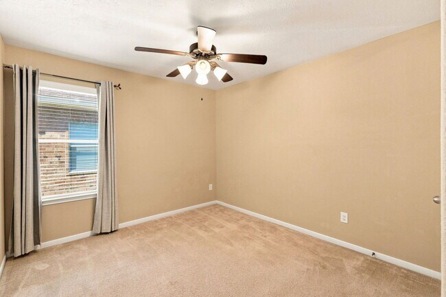 Building Photo - 5923 Deleon Trail Dr