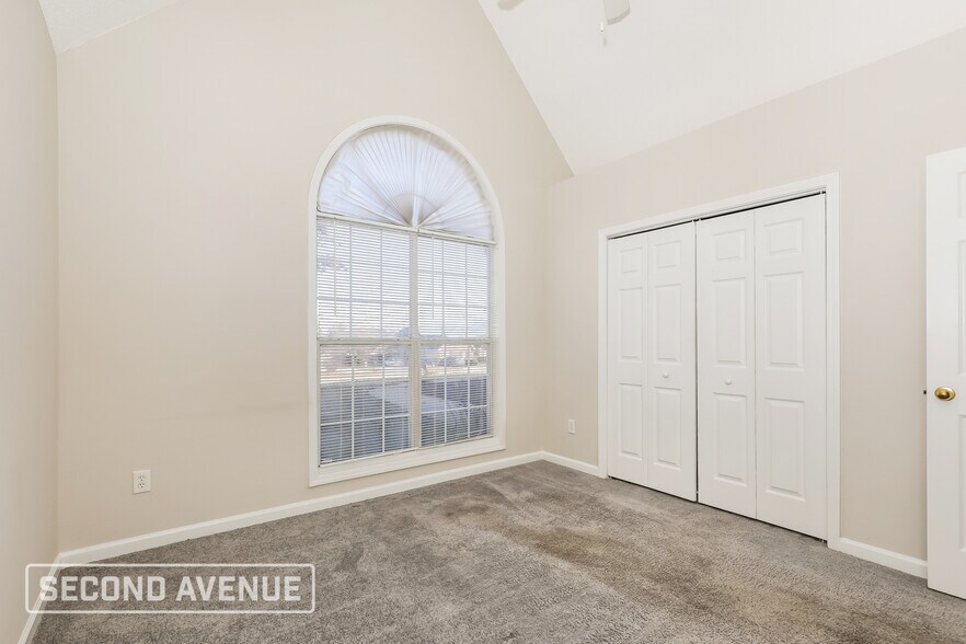 Building Photo - 1008 Maria Dr