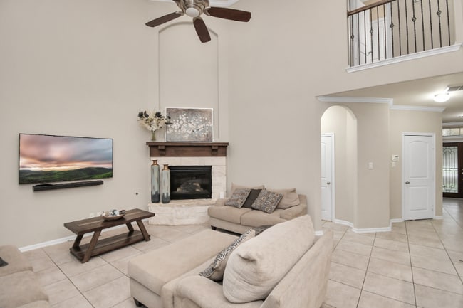 Building Photo - 1539 Giles Dr