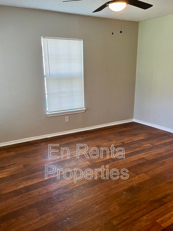 Building Photo - 7717 Corina Dr
