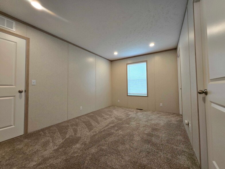 Building Photo - 52885 Van Buren Ct