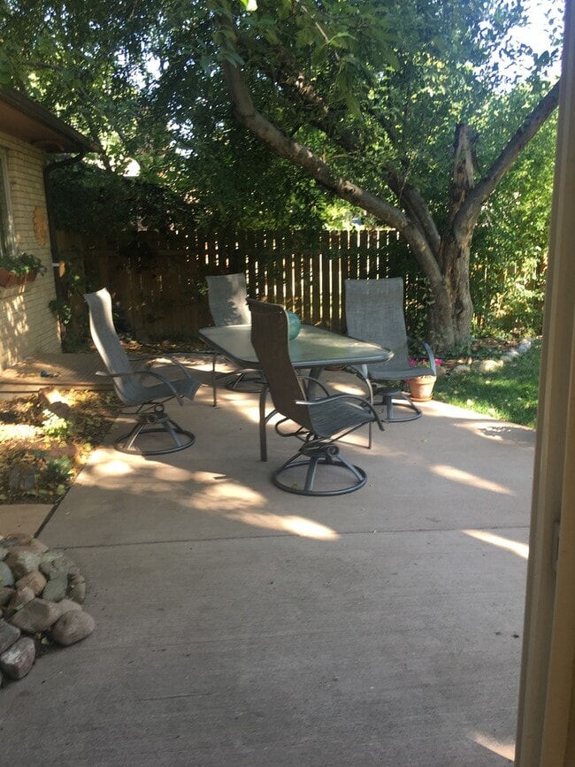 Building Photo - COMING SOON - Great Location - Close to Sw...