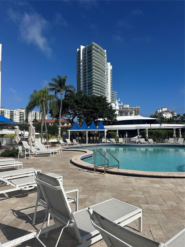 Building Photo - 19707 Turnberry Way