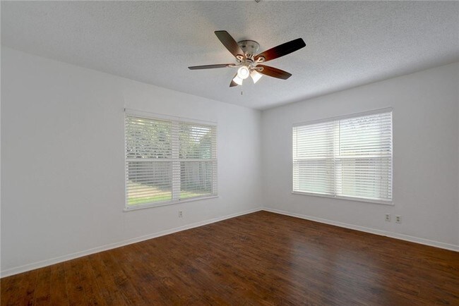 Building Photo - 1510 Northridge Dr