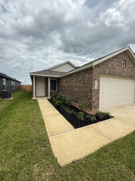 Building Photo - 21642 Cottonwood Mdws Trl