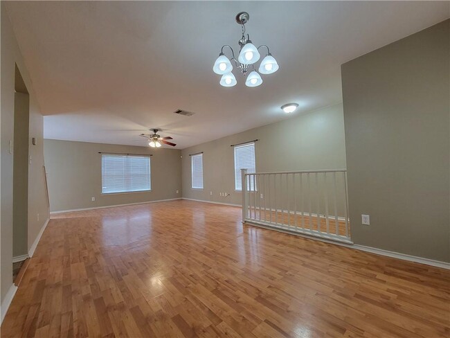 Building Photo - 1061 Canterbury Trail