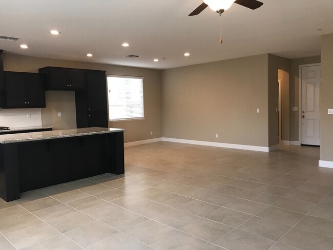 Building Photo - 1627 Marsh Ct