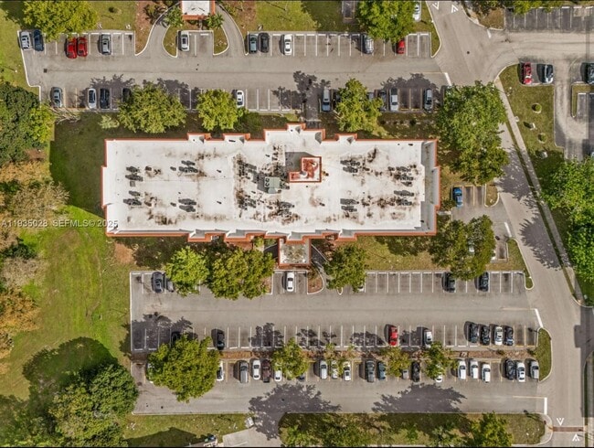 Building Photo - 4172 Inverrary Dr