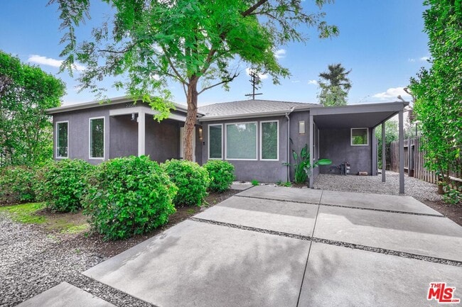 Building Photo - 23018 Leonora Dr