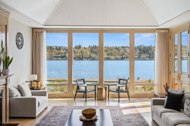 Building Photo - 6408 E Mercer Way