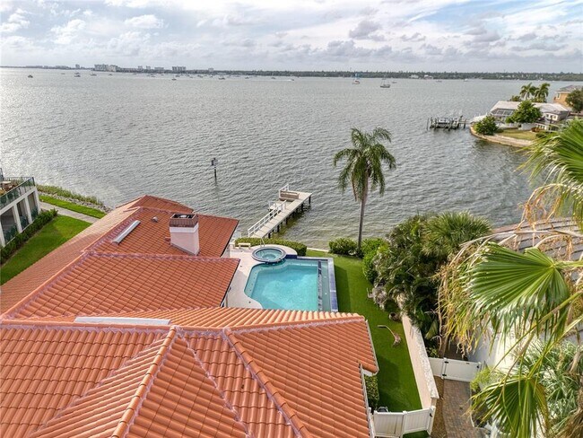 Building Photo - 4709 Dolphin Cay Ln S