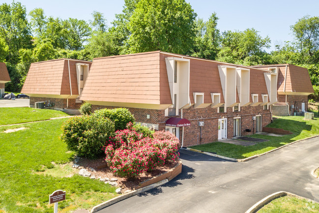 Building Photo - Chateau Du Mont Townhomes