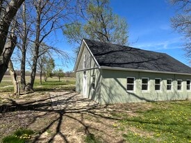 Building Photo - 720 Green Cook Rd