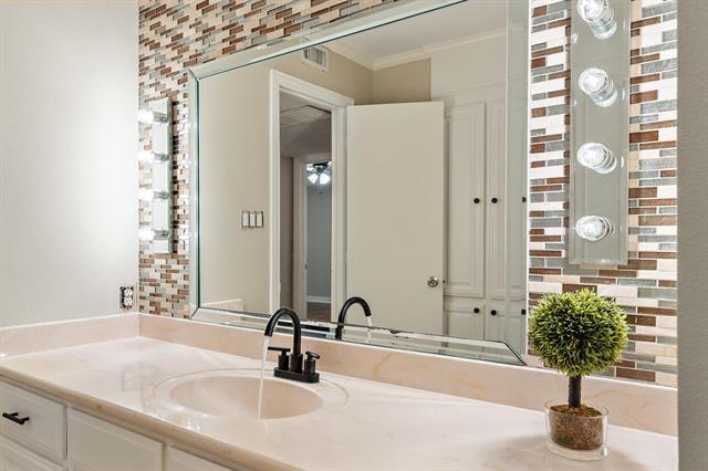 Building Photo - 15923 Preston Rd