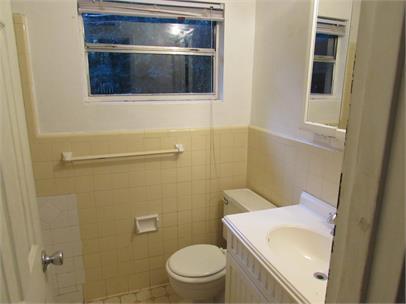 Building Photo - 631 NW 36th Dr