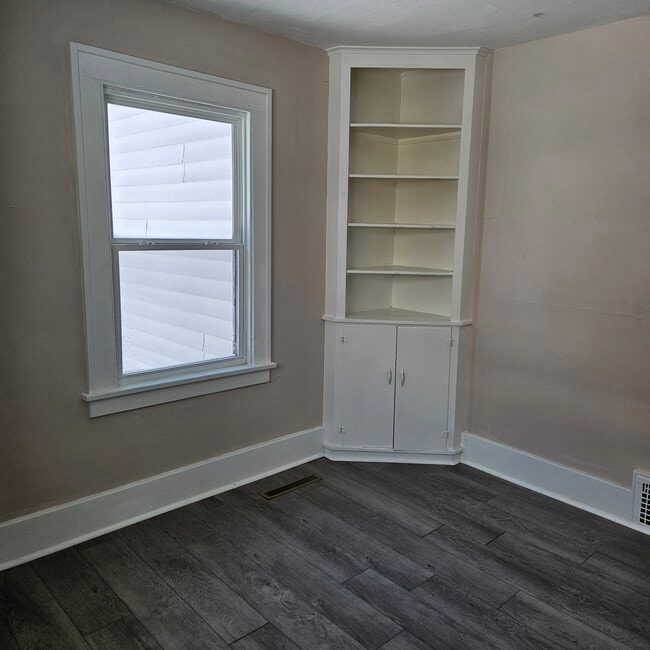 Building Photo - 35 Buffalo St