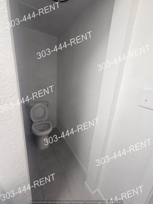 Building Photo - Great Location in Denver! All Utilities Included!