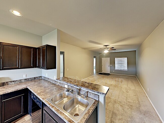 Building Photo - 2416 Canyon Creek Dr