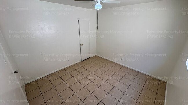 Building Photo - 3 bedroom 1 bathroom house located near E. California Ave/ Mt Vernon Ave