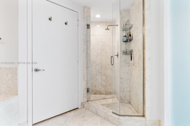 Building Photo - 1331 Brickell Bay Dr